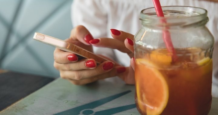 Short Almond Nails: The Perfect Balance